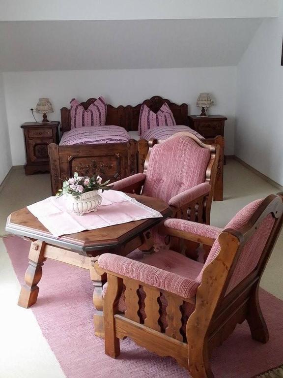 Gast- Und Pensionhaus Zur Linde Staufenberg  Quarto foto